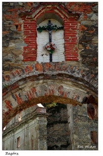 Zagórz - ruiny zakonu Karmelitów Bosych