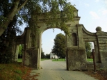 Barokowa brama wjazdowa do zamku