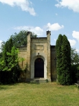 Grobowiec na cmentarzu parafialnym