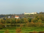 Widok z męćmierskiej skarpy na janowiecki zamek