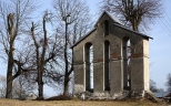 Chotylub, ruiny trójdzielnej łukowej dzwonnicy