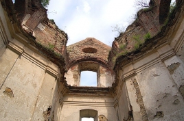 Zagórz - wnętrze klasztoru Karmelitów Bosych. Bieszczady