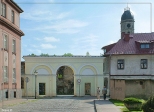 Brama wjazdowa do zamku w  Strzelcach Opolskich