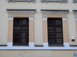 Okna w pilastrach
