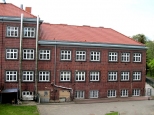 Fragment budynku szkolnego