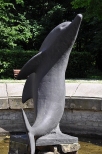 element fontanny w Otwocku Wielkim - delfin