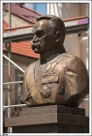 Konin - Józef Piłsudski przy ratuszu
