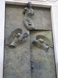 Koci Matki Boskiej askawej(Patronki Warszawy)- Anielskie drzwi