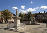 Pomnik Nepomucena stojcy na rynku w Bielsku-Biaej.