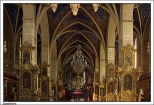 Sandomierz - potne gotyckie filary podtrzymujce sklepienie Bazyliki Katedralnej