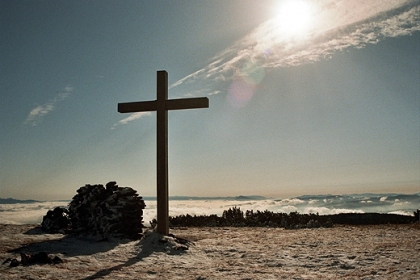 Drewniany krzyż na szczycie Pilska (1557 m.n.p.m.). Beskid Żywiecki