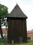Pawłów Trzebnicki - drewniana dzwonnica z p.XIX w.