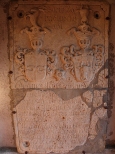 Płyta grobowa w bramce kościoła w Górkach