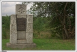 Komino - pomnik ku pamici oficerw francuskich zmarych w oflagu IID i IIB