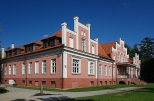 Widok na Muzeum Pismiennictwa i Muzyki Kaszubsko-Pomorskiej- dawny Pałac Przebendowskich i Keyserlingków.