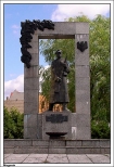 Margonin - pomnik Poległym za Wolność na rynku