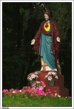 Złotniki - figura Chrystusa przed cmentarzem