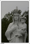 Złotniki - figura Madonny na skraju cmentarza