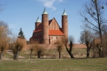 Brochów - kościół obronny