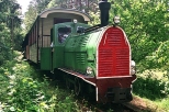 Wigierska Kolejka Wąskotorowa słynie z najmniejszego rozstawu szyn w Polsce. Na zdjęciu jeden z parowozów obsługujących przejazdy turystyczne. Wigierski Park Narodowy