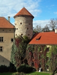Zamek Pieskowa Skała. Widok na gotycką wieżę.