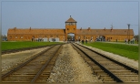 Brama obozu koncentracyjnego w  Brzezince