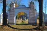 Brama Nowego Cmentarza ydowskiego.