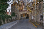 Pałac w Żyrowej - brama wjazdowa
