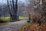 Park zamkowy jesienią.