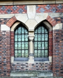 Neogotyckie okna w kociele Nawiedzenia NMP
