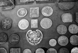 Muzeum zamkowe. Gablota z numizmatykami.