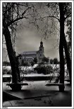 Ołobok - pocysterski kościół p.w. Jana Ewangelisty w zimowej szacie (zdjęcie wykonane od strony rzeki Ołobok)