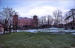 Zachd soca na zamku w Toszku
