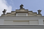 Wrociery - klasycystyczna fasada kocioa pw.w.Marcina