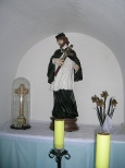 Lubsza .Figura w.Jana Nepomucena w kaplicy z XVIII w.