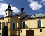 Krapkowice. Kosciół św. Mikołaja zbudowany w XIV w. przebudowany w okresie baroku.