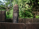Drewniane rzeźby przy Mysiej Wieży