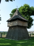 Drewniana dzwonnica z XVIII w. w Mieronicach.