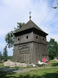 Drewniana dzwonnica z XVIII w. w Krzcicicach.
