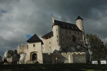 Bobolice - odbudowany zamek na jurze