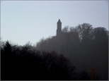 zamek Grodno unosi się nad miastem