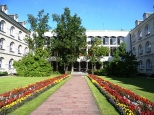 dziedziniec Katolickiego Uniwersytetu Lubelskiego