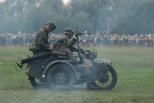 Bzura 2009 - niemiecki patrol motocyklowy w odwrocie