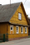 Suchowola - dom drewniany w tradycyjnym podlaskim kolorze