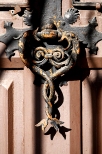 Chełmno - kołatka na drzwiach klasztoru