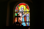 Witraż okienny w klasztorze bernardynek w Św. Katarzynie